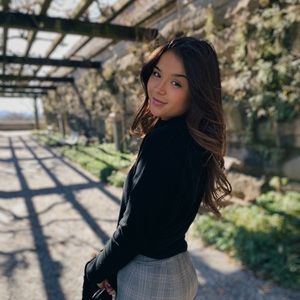 Meet your Posher, Nicole